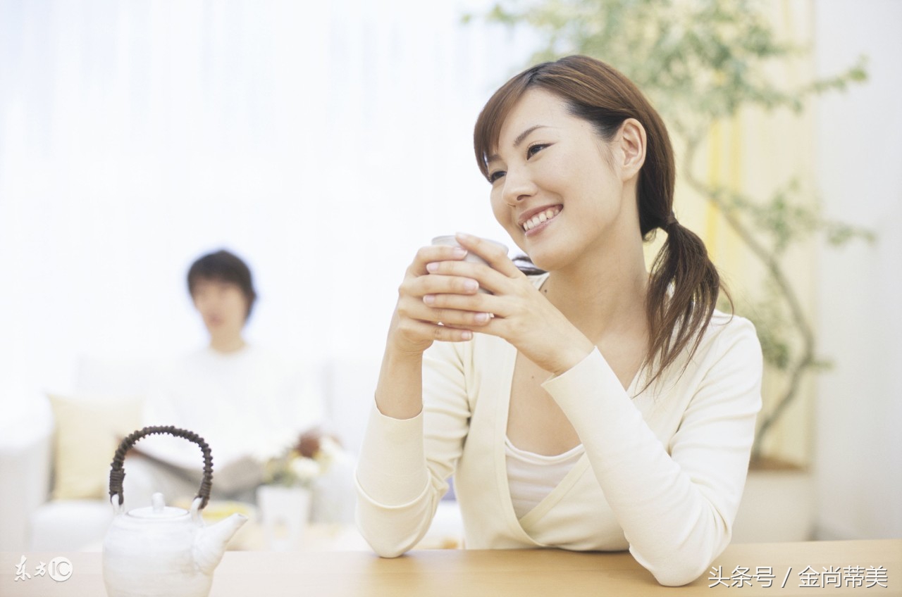 手脚冰凉是什么原因怎么解决,手脚冰凉是什么原因如何解决