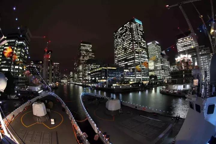 中国海军舰艇访问英国泰晤士河,中国海军震撼全世界