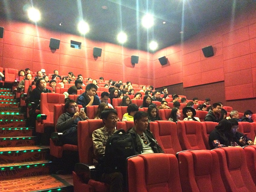 全程蒙眼N次，看完心理阴影好重|《灵偶契约》观影报告