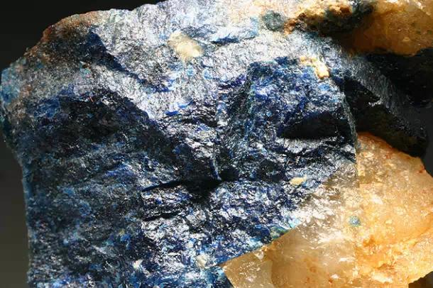 蓝宝石原矿全过程,迪拜顶级奢侈原矿宝石