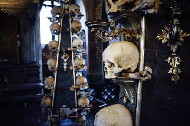 别光顾着听歌了，来看看布拉格吧