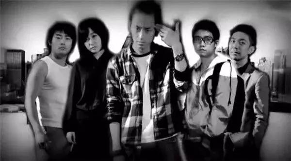 周润发经典电影片段小偷,周润发张国荣经典港片推荐