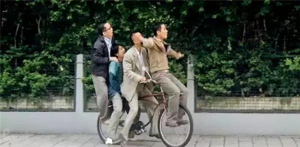 周润发经典电影片段小偷,周润发张国荣经典港片推荐