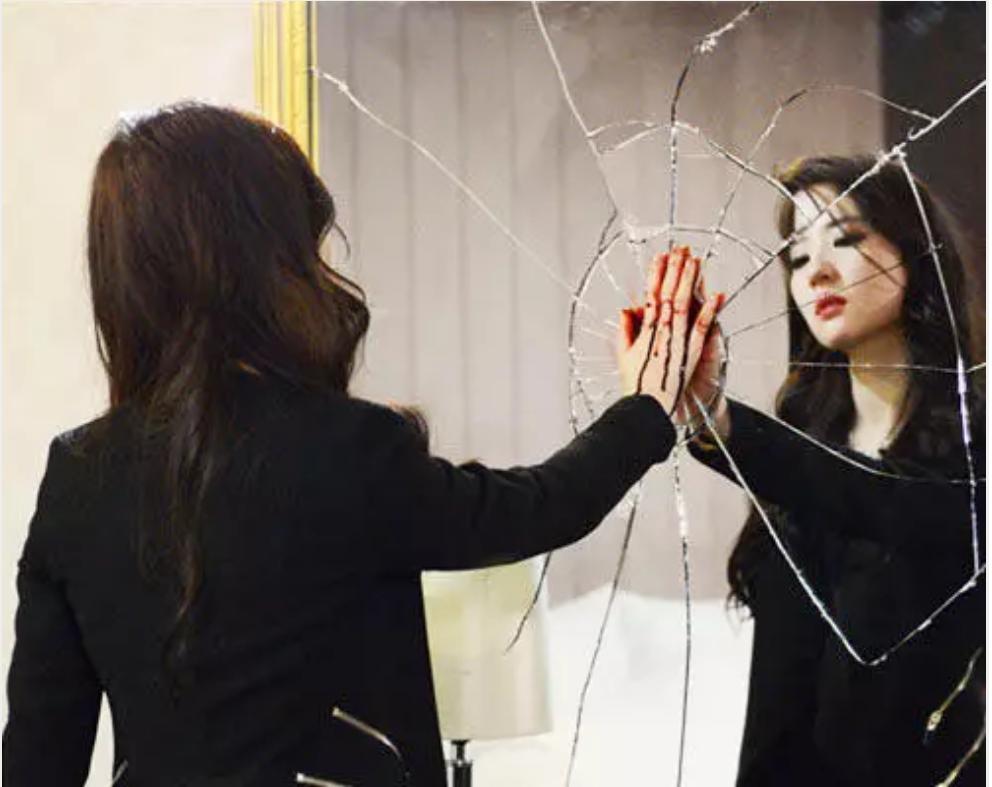 别让现在毁了过去的美好记忆,别让未来的你后悔现在的自己