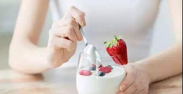 喝酸奶能防癌症吗,喝酸奶可以预防妇科病