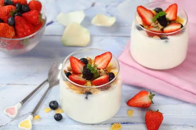 喝酸奶能防癌症吗,喝酸奶可以预防妇科病