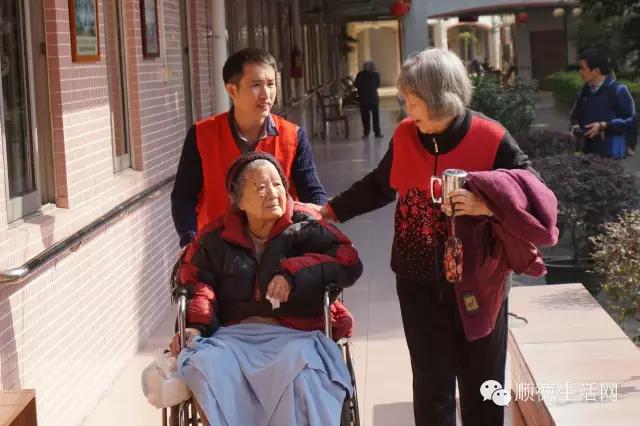 春暖花开暖意浓浓,春暖花开养老院