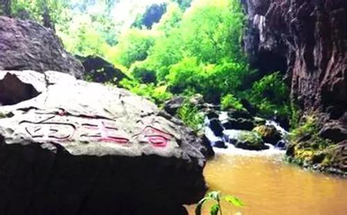 离石林不到20公里的地方，隐藏着昆明人没发现的苗王寨