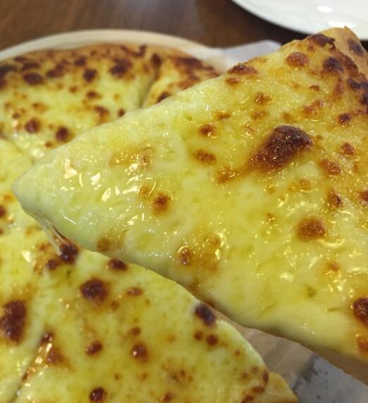 每个饥寒交迫的晚上，一块披萨就能让我荡漾