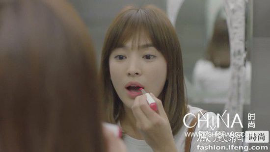 豆沙色口红是啥样儿的,太阳的后裔同款口红是什么颜色