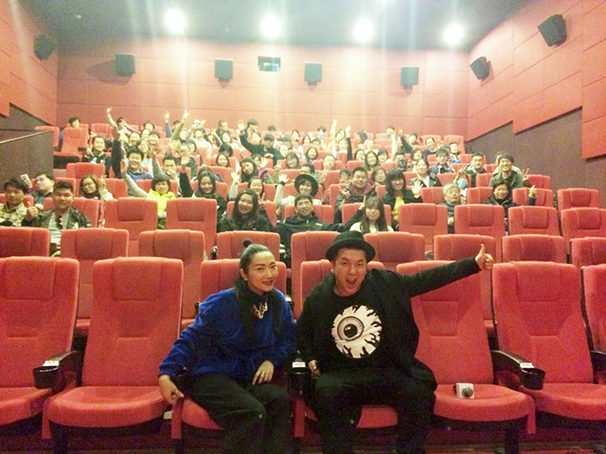 全程蒙眼N次，看完心理阴影好重|《灵偶契约》观影报告