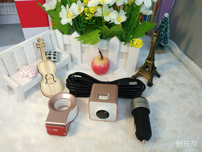 你驾驶，她帮你看风景