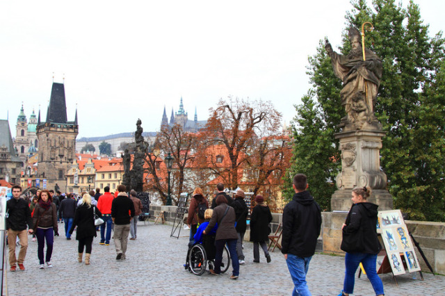 别光顾着听歌了，来看看布拉格吧