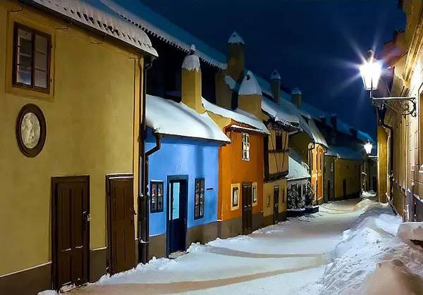 别光顾着听歌了，来看看布拉格吧