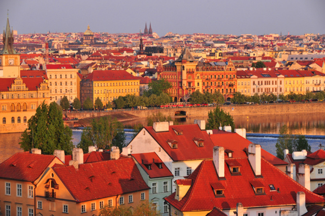 别光顾着听歌了，来看看布拉格吧