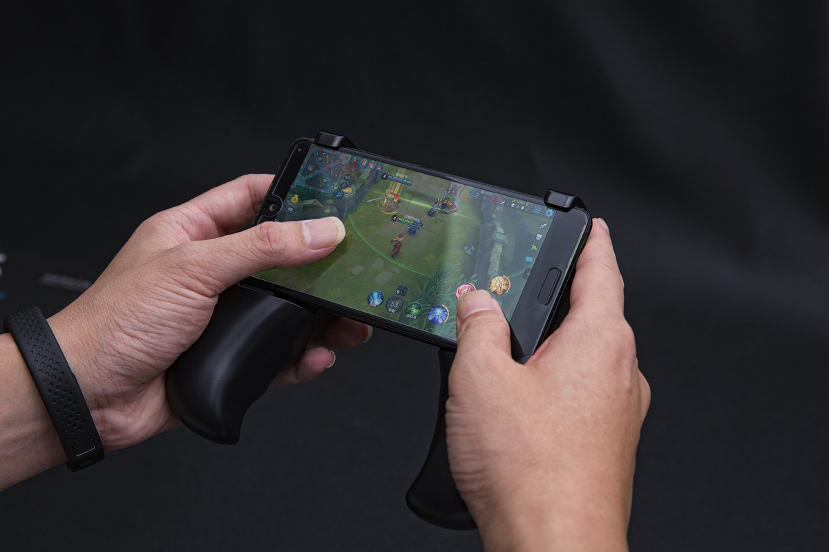 手机游戏和掌上游戏的区别,游戏操作感