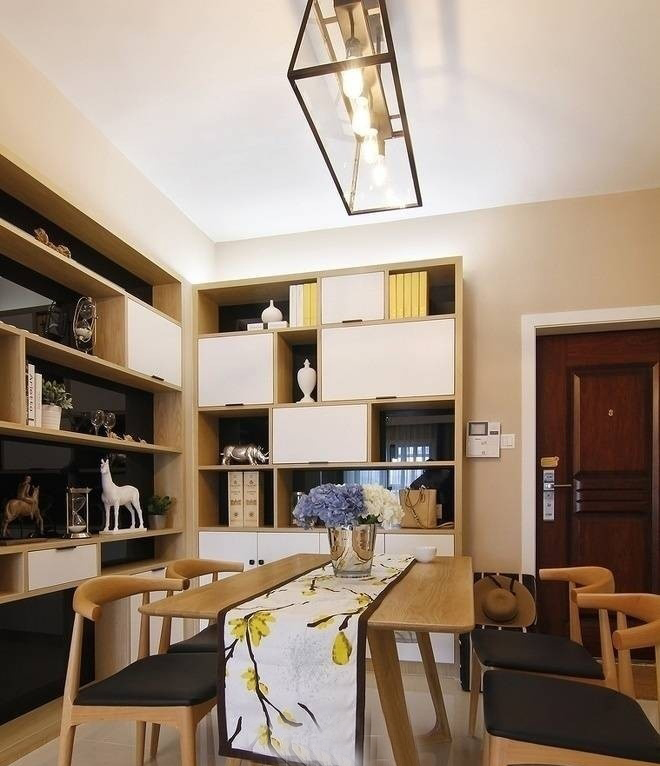 老公非在餐厅装修展示柜，无锡89㎡现代三居室，全包造价10万