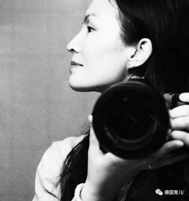 「德国现场」和孩子一起把乱哄哄的鞋子摆好：不唠叨/批评/咆哮