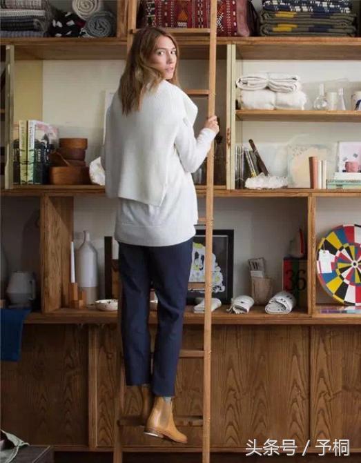 时尚马丁短靴洋气上档次运动,百搭舒适显瘦款春秋款马丁短靴