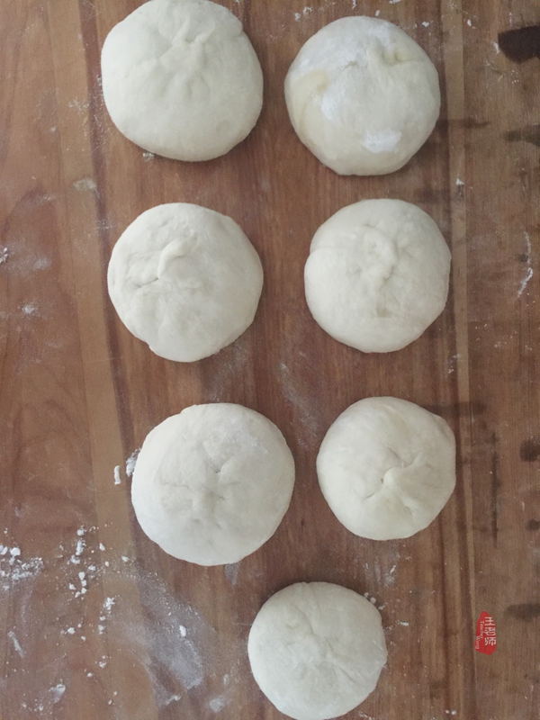 外皮酥脆馅料浓郁,外皮焦香酥脆内馅丰富柔软