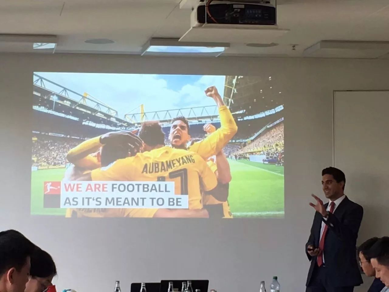 大众青训,为什么大众汽车援助德国