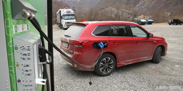 帕杰罗evo评测视频,帕杰罗v55evo越野和吉姆尼谁厉害