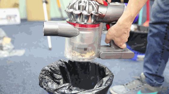 用过戴森才知道家里多脏,dyson戴森吸尘器v10宣传