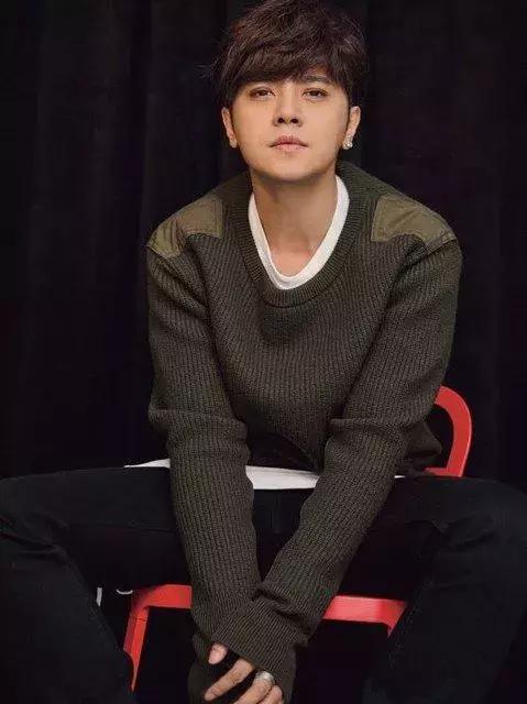 越看越帅的脸型国字脸,短国字脸怎么整成窄方脸