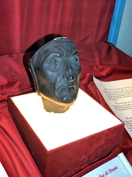 丹布朗《地狱》中的意大利知识