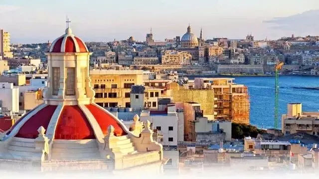 嗨！你听说过马耳他吗？一个既美丽又高度发达的岛国！