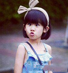 宝妈带孩子留什么发型好看,适合宝妈带娃简单易学的发型