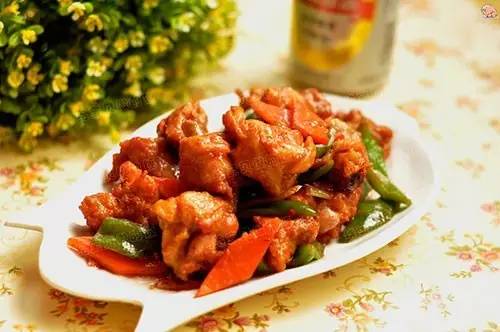 如何让菜品看起来油亮,教你1招口感脆嫩又入味