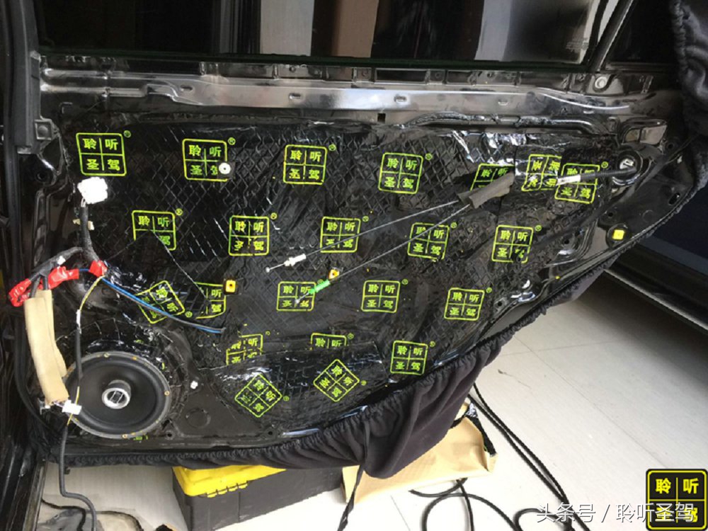 12代皇冠3.0vip顶配音响改装,05年皇冠3.0沙龙版原车音响