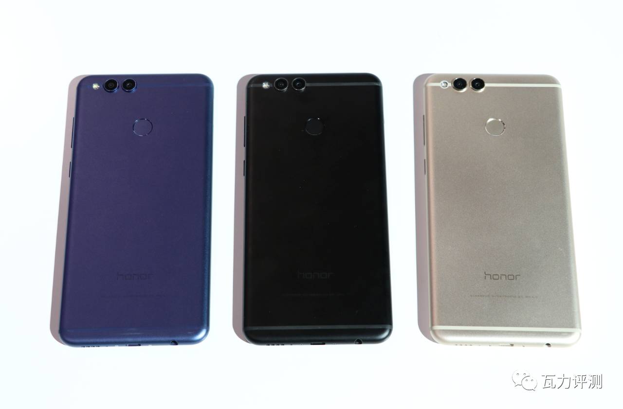 光荣畅玩7x的新品发布会,1299的光荣7x