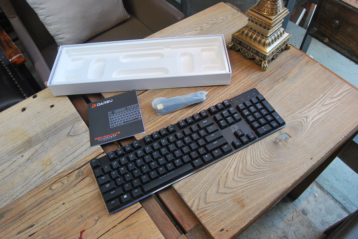 达尔优ek812机械键盘银轴开箱,达尔优键盘ek815108评测