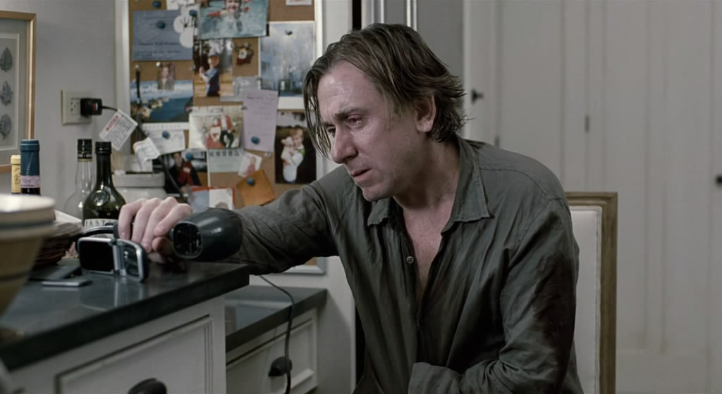 熊孩子捣乱导致自己死亡的电影,四个鸡蛋引发的血案太惨了