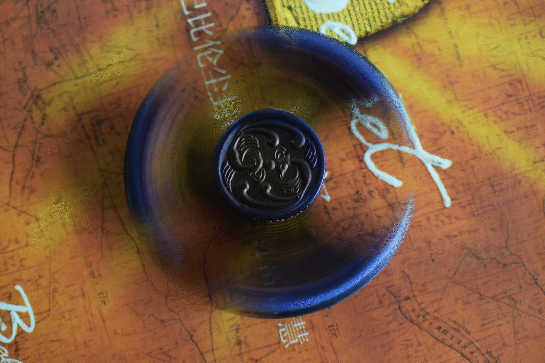 测评指尖陀螺飞花款,最好玩价格还很低的指尖陀螺