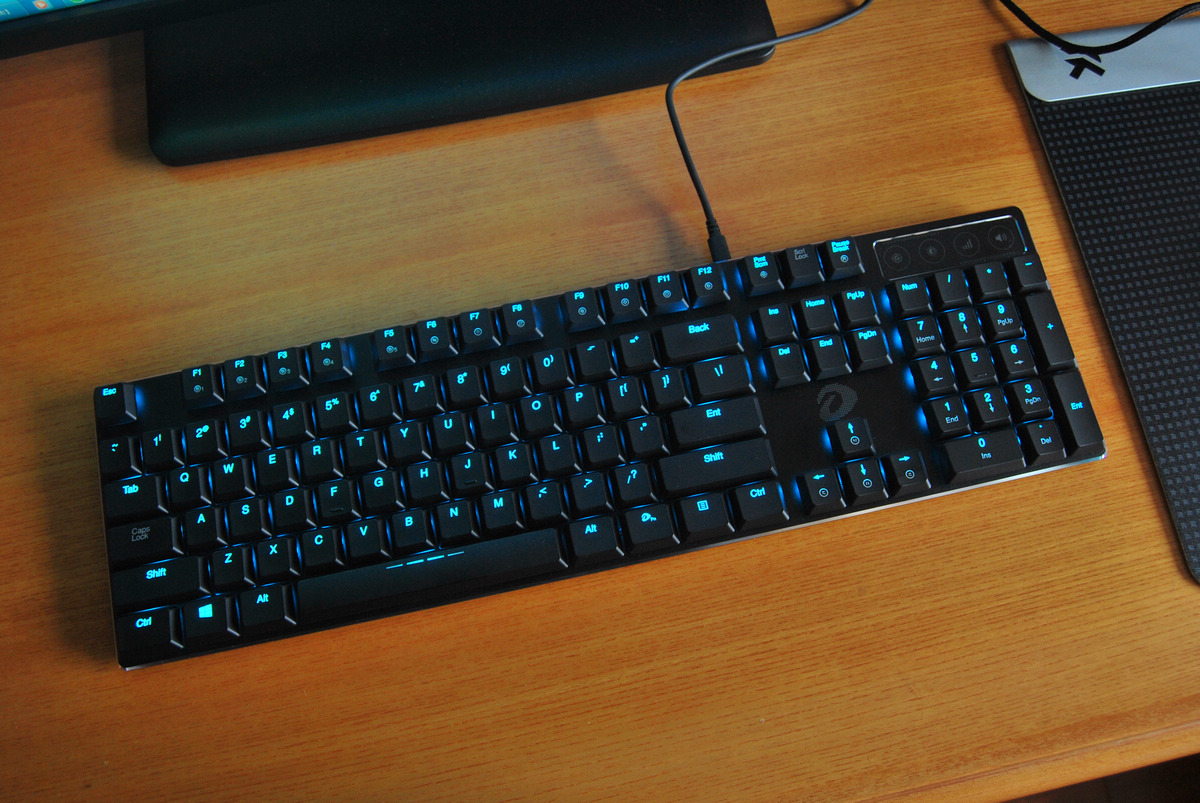 达尔优ek812机械键盘银轴开箱,达尔优键盘ek815108评测