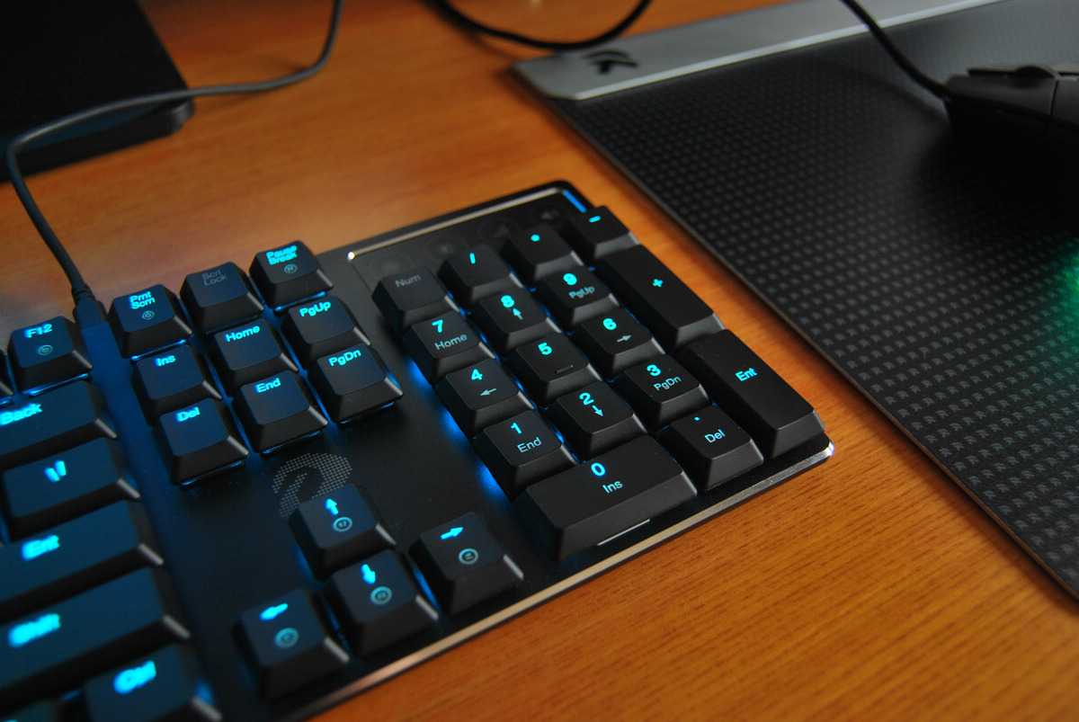 达尔优ek812机械键盘银轴开箱,达尔优键盘ek815108评测