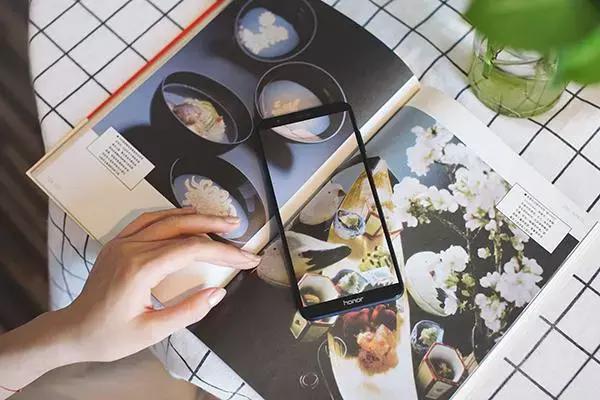 光荣畅玩7x全球开售,光荣畅玩7x支持全面屏手势吗