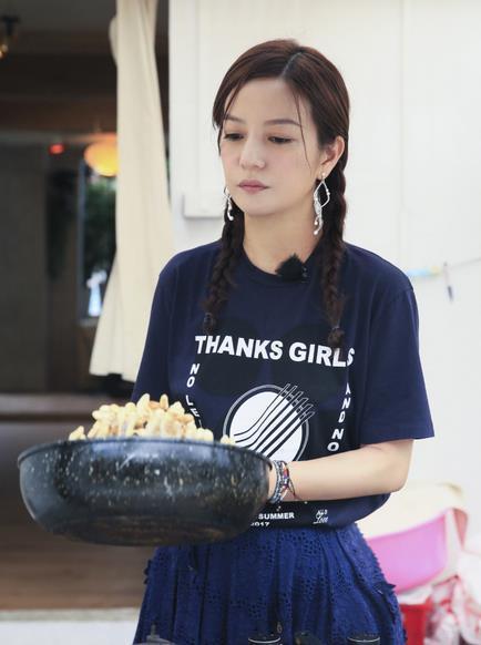 angelababy撞脸赵薇,赵薇老房有喜照片撞脸杨颖