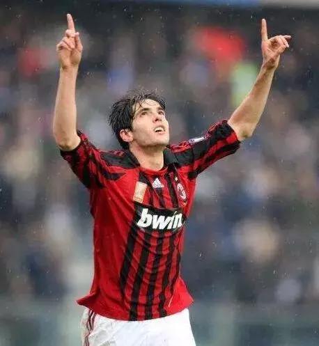 「卡卡退役」22号，才是那个上帝之子也我们心中的翩翩少年