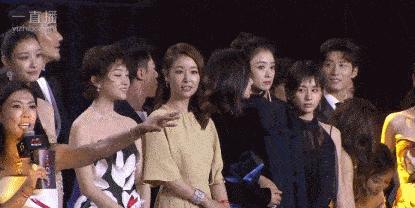 vogueme易烊千玺胡歌,热巴易烊千玺2017elle人气偶像