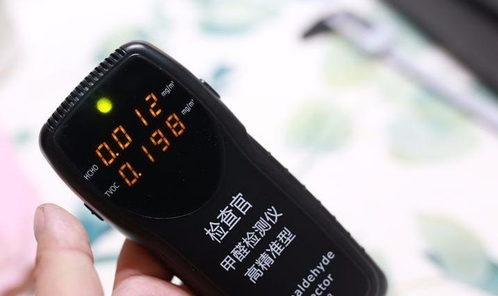 甲醛检测仪到底靠不靠谱,甲醛检测仪器为什么吹口气就超标