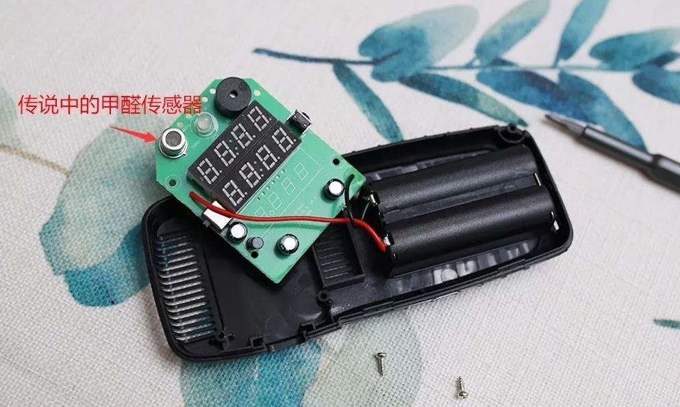 甲醛检测仪到底靠不靠谱,甲醛检测仪器为什么吹口气就超标