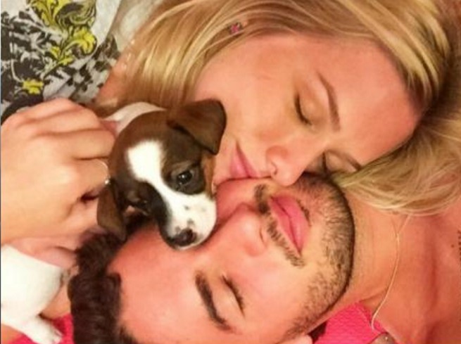 手放哪呢帕托？撩热巴和李宇春，揩油莎娃与沃伊，玩花样足球呢？