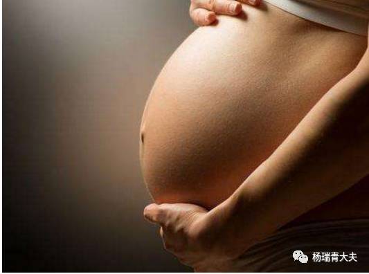 孕妇被胎儿踢破子宫,孕妇被踢肚子大出血电视剧结局