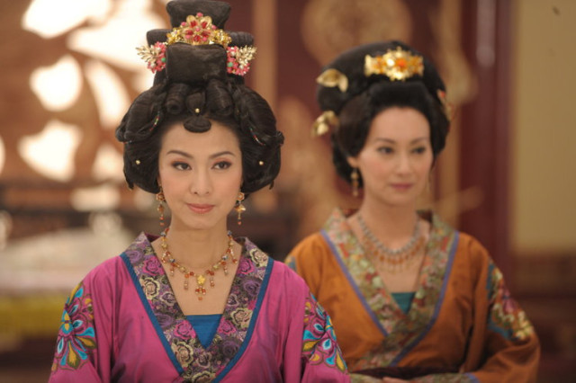 她是蛇蝎心肠的红姨相守26年男友去世为忘记伤痛坚持拍戏