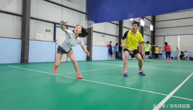 羽毛球双打十大必备经验,羽毛球双打如何提高自己的球路