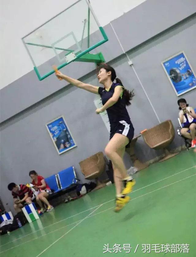 羽毛球双打十大必备经验,羽毛球双打如何提高自己的球路
